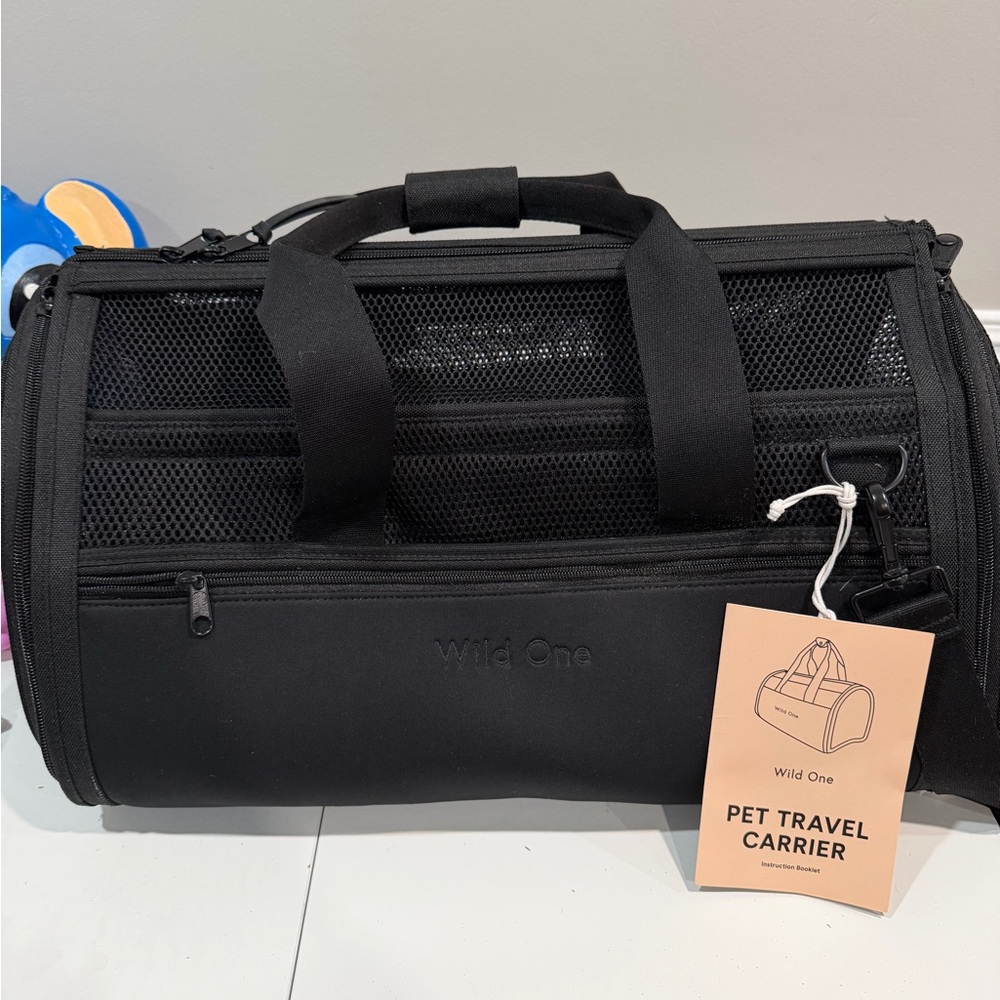 Wild One Black Pet Travel Carrier